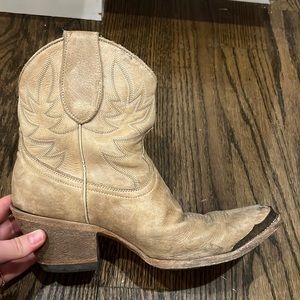 Idyllwind (fueled by Miranda Lambert) short cowgirl boots